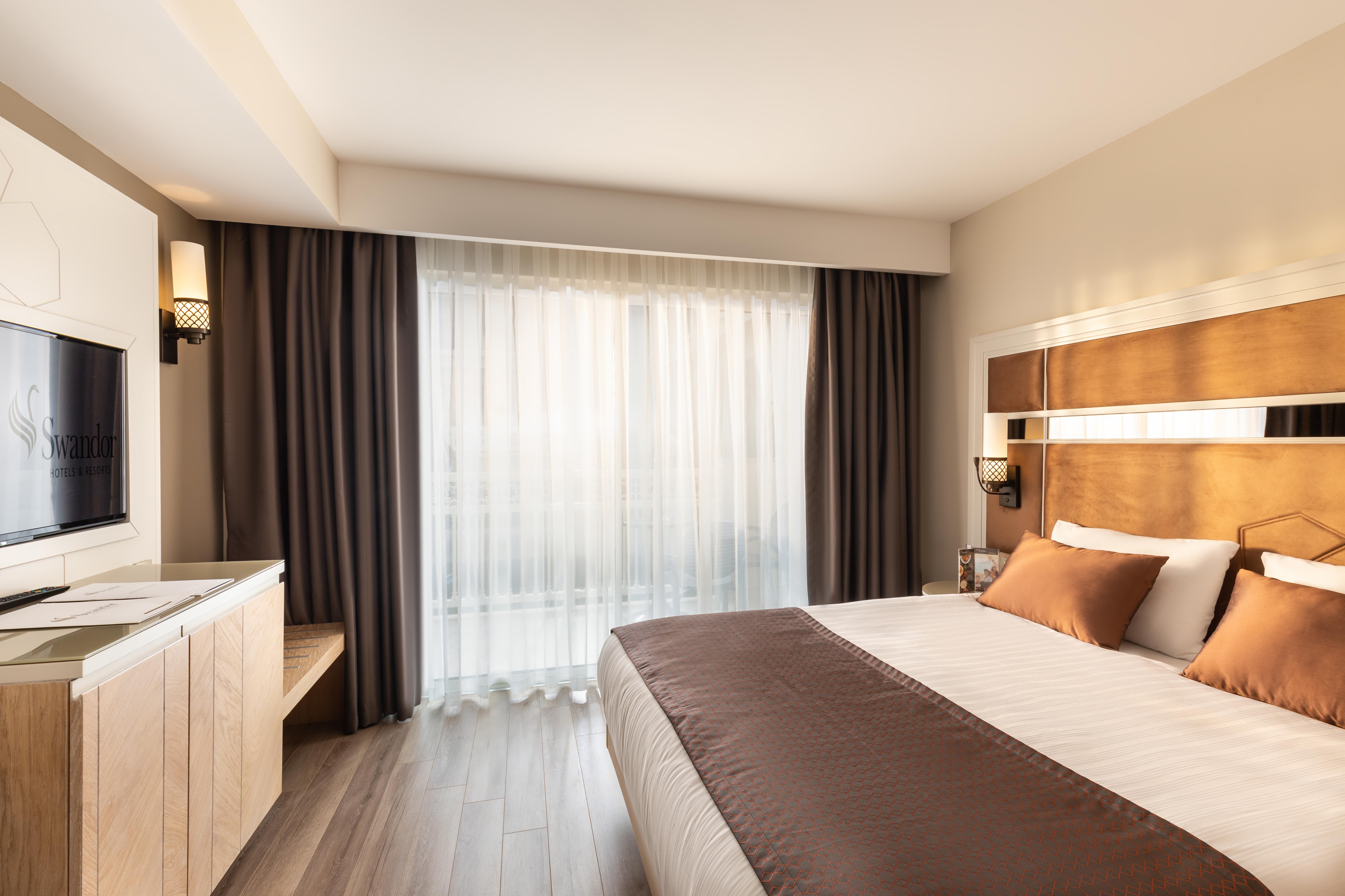 Swandor Hotels & Resorts - Topkapi Palace อันตัลยา ภายนอก รูปภาพ A room at the hotel