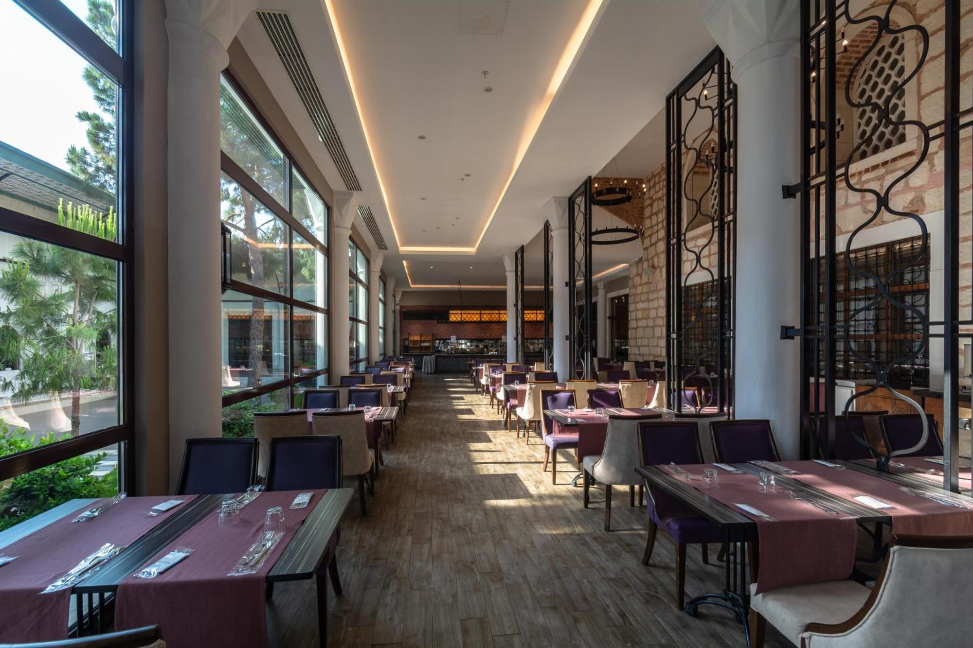 Swandor Hotels & Resorts - Topkapi Palace อันตัลยา ภายนอก รูปภาพ The restaurant