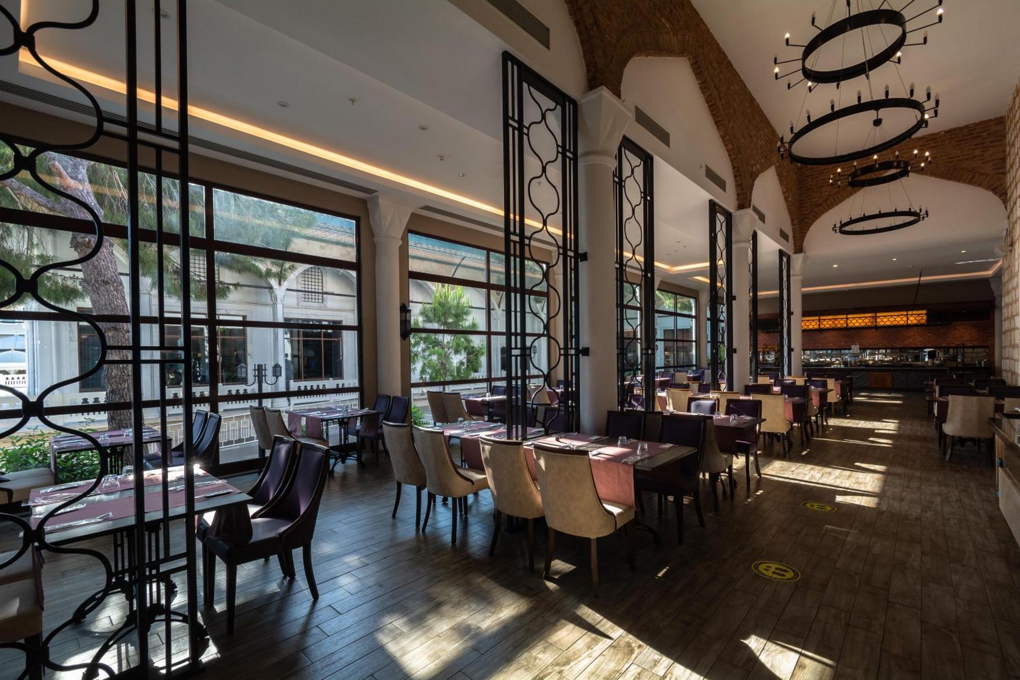 Swandor Hotels & Resorts - Topkapi Palace อันตัลยา ภายนอก รูปภาพ The restaurant