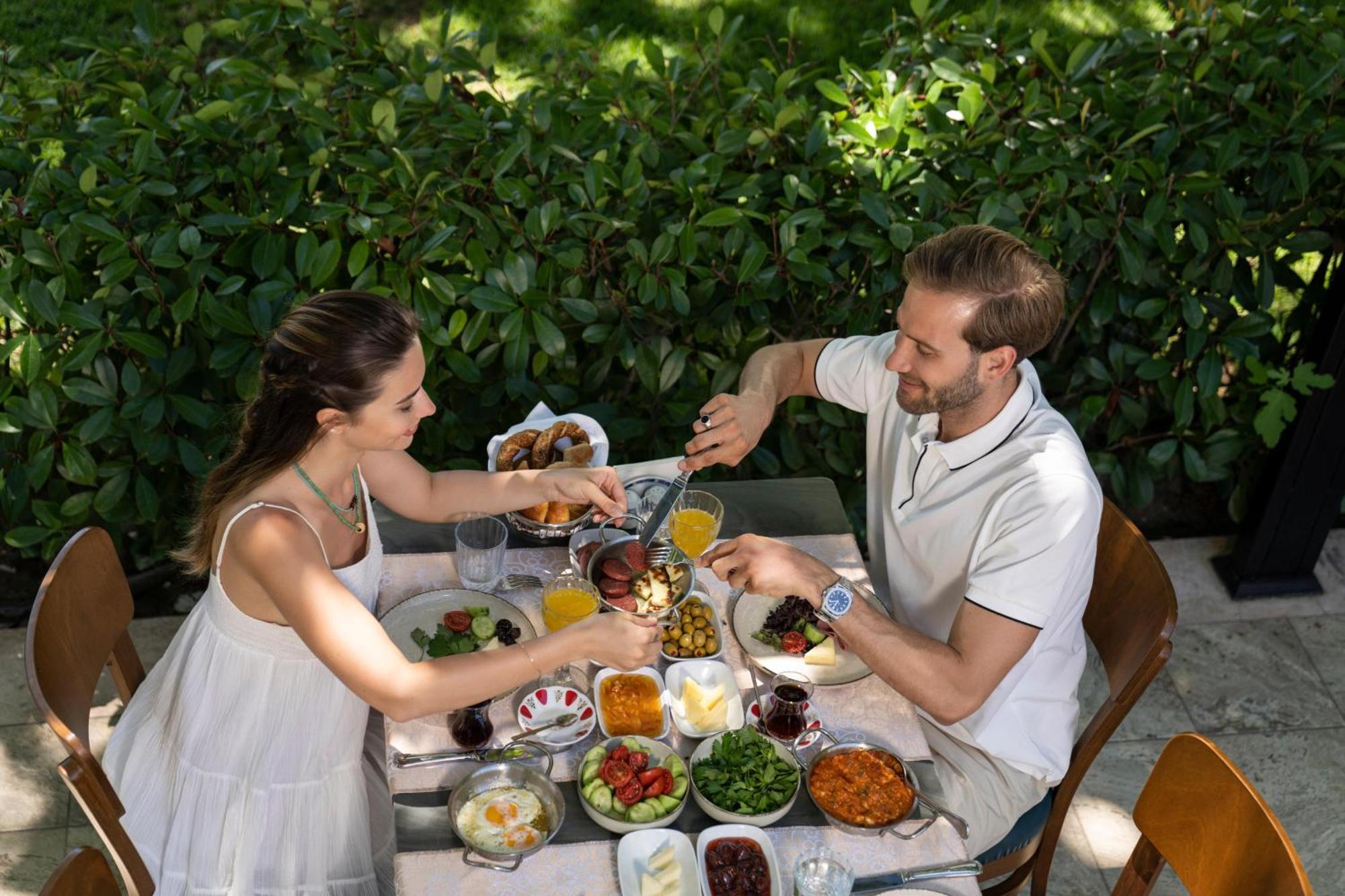 Swandor Hotels & Resorts - Topkapi Palace อันตัลยา ภายนอก รูปภาพ Israeli breakfast