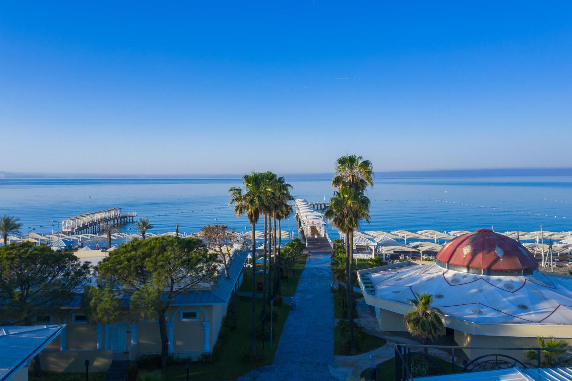 Swandor Hotels & Resorts - Topkapi Palace อันตัลยา ภายนอก รูปภาพ The beach of the resort