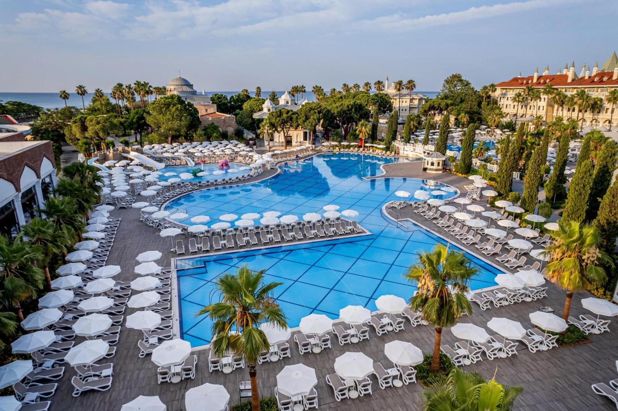 Swandor Hotels & Resorts - Topkapi Palace อันตัลยา ภายนอก รูปภาพ Pool at the hotel