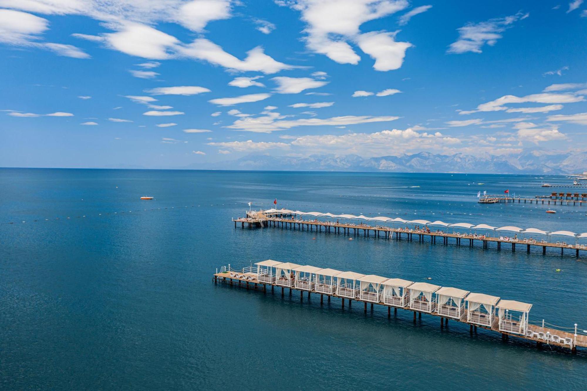 Swandor Hotels & Resorts - Topkapi Palace อันตัลยา ภายนอก รูปภาพ Aerial view of the pier