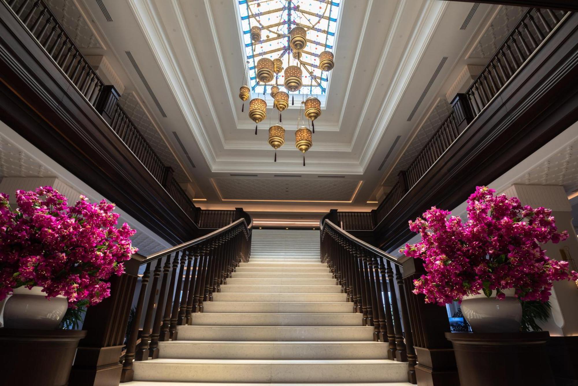 Swandor Hotels & Resorts - Topkapi Palace อันตัลยา ภายนอก รูปภาพ The staircase at the main lobby
